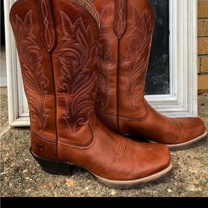 Women’s Ariat cowboy boots